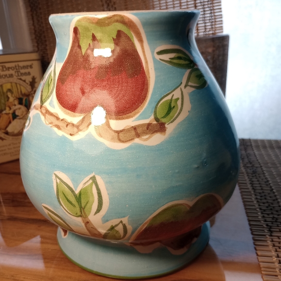 Zanesville Pottery Fioriware Apple Vase 7.5"H - Picture 5 of 5